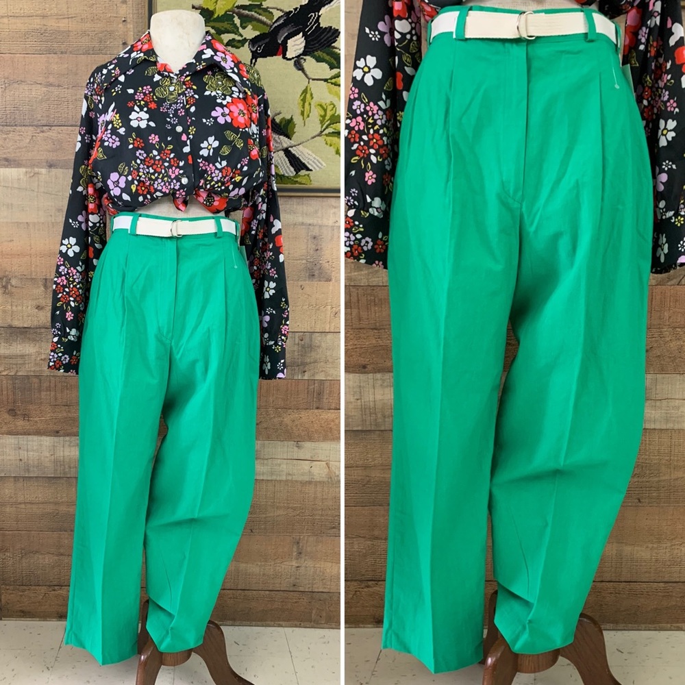 Vintage High-Waist Green Wide-Leg Trousers with Cream Belt